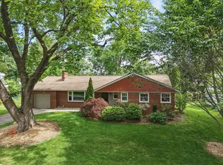 46 Allison St, Northampton, MA 01060