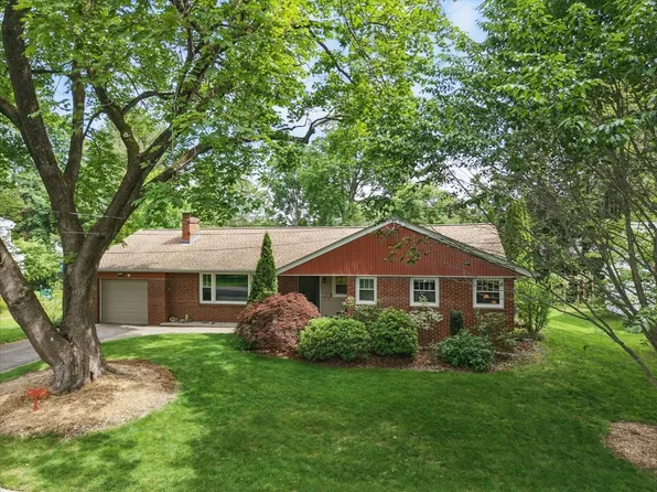 46 Allison St, Northampton, MA 01060