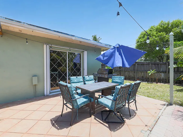 342 SW 14th St — Photo 33
