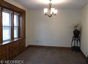 3rd image of 1463 Holly Ave