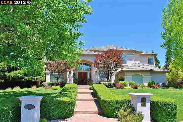 1st image of 213 Fieldcrest Ct