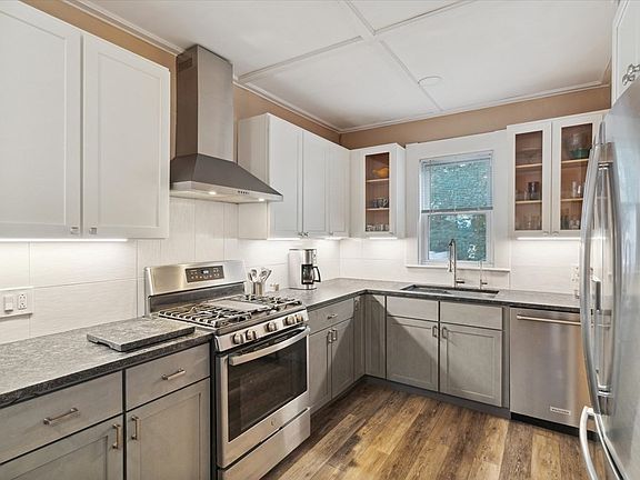 3rd image of 7 Rockdale Ave