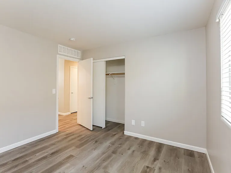 2670 N 73rd Dr — Photo 15