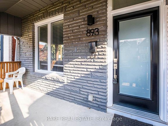 3rd image of 893 Dovercourt Rd