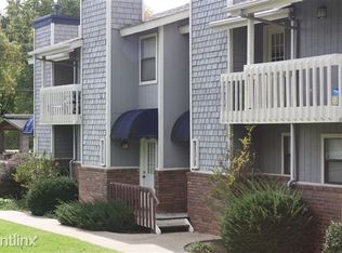 601 W Benton St APT D, Siloam Springs, AR 72761