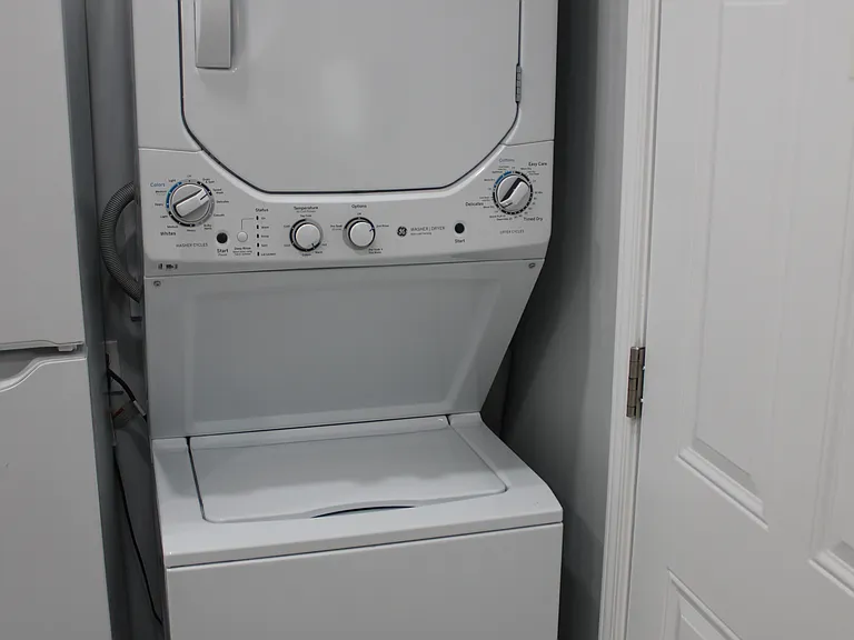 Washer & Dryer included!