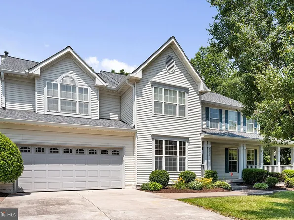 9315 E Carondelet Dr, Manassas Park, VA 20111