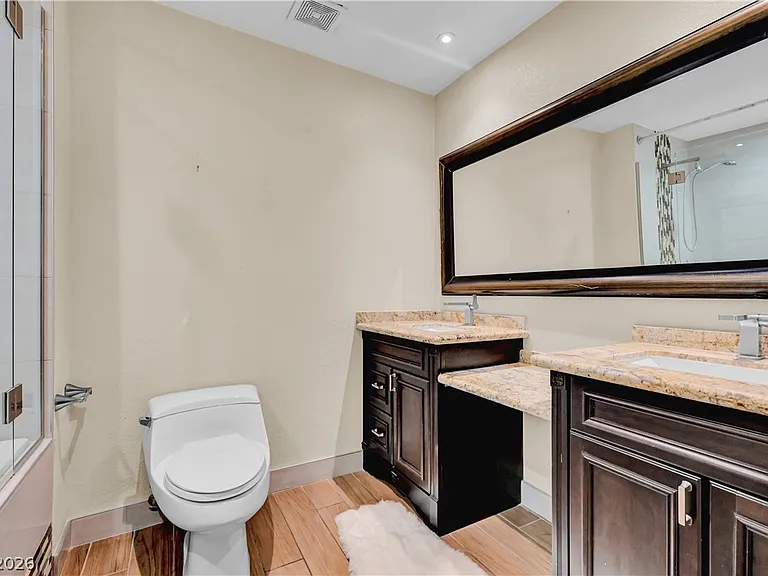 2712 W Oakey Blvd — Photo 29