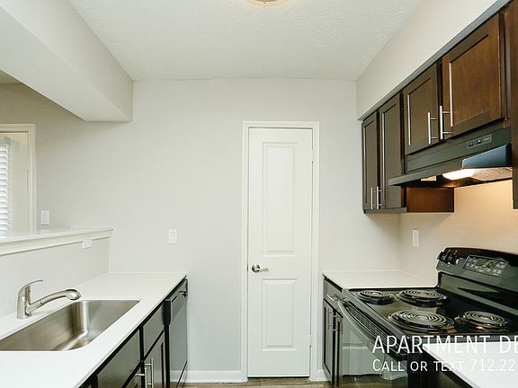 3rd image of 1021 Country Place Dr #4299