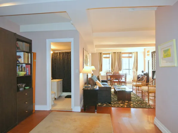 350 West 57th Street image 3 of 18