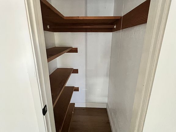 4th image of 1625 Mono Ave #1625