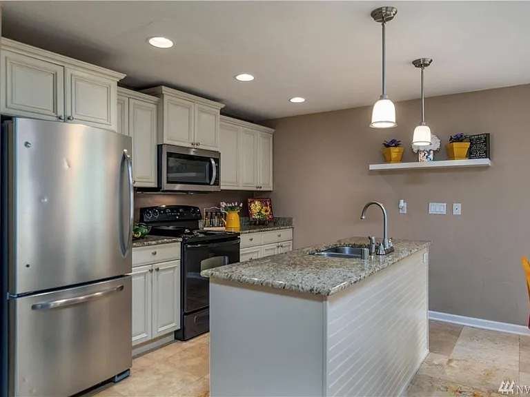 Kitchen pic 2
