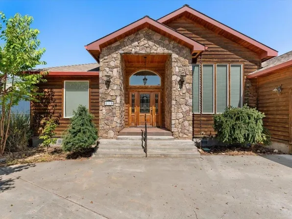 215 Dale Ave, Fort Jones, CA 96032