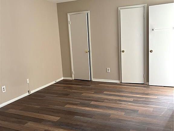 4th image of 346 Carpenter Dr APT 39