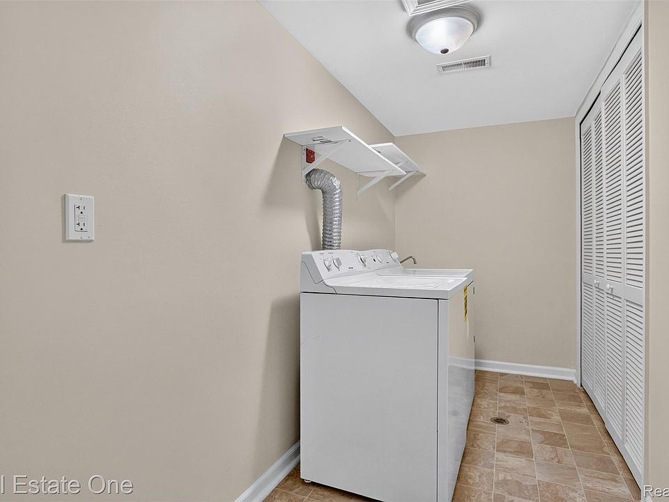 1655 Riverside Dr Apt 12, photo 20