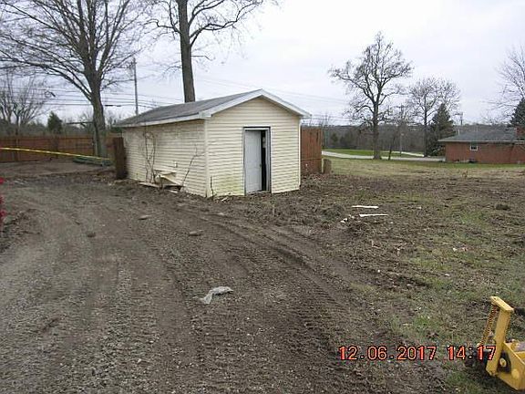 4th image of 1132 Middletown Eaton Rd