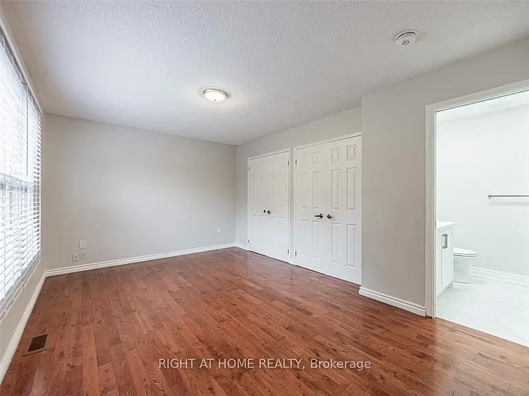 6913 Shelter Bay Rd #UPPER — Photo 15