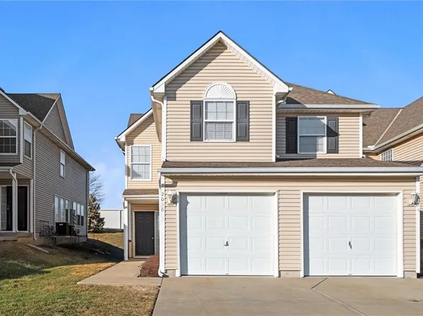 2016 Hickoryleaf Ln, Raymore, MO 64083