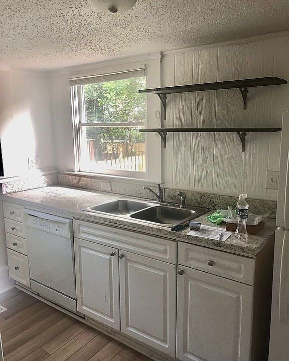 2nd image of 223 W Park Ave #223