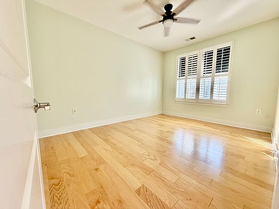 2nd image of 1800 Wilson Blvd #435