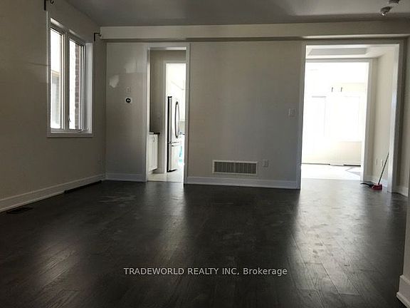 2nd image of 91 Conklin Cres