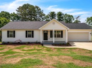 747 Laurel Ln, Greer, SC 29651