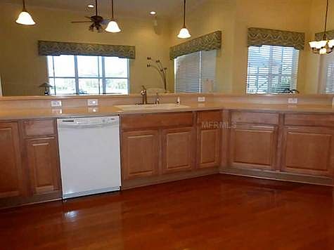 3rd image of 531 Santavita Pl
