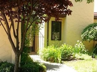 734 Hampton Ridge Dr, Akron, OH 44313