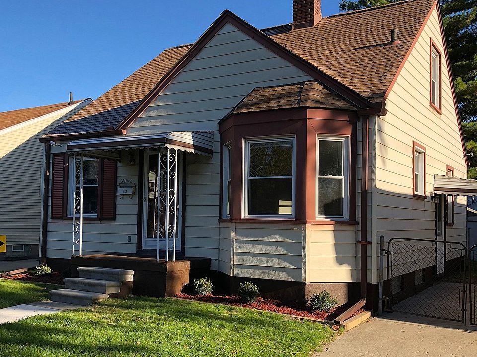 1st image of 2058 Paris Ave