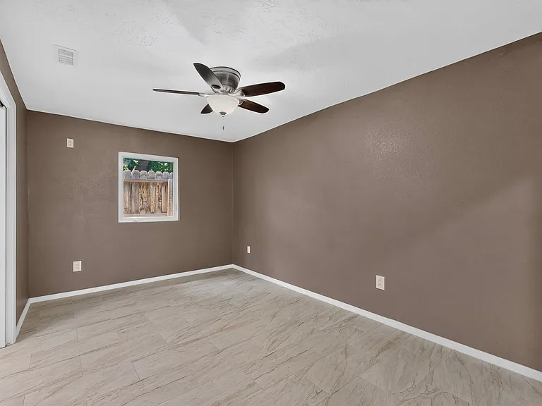 823 San Lorenzo Ave NW — Photo 18