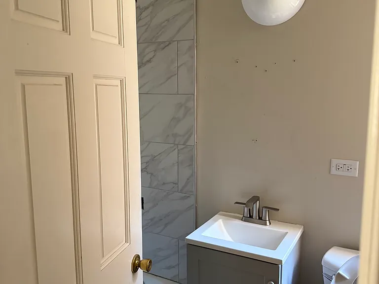 2159 S Millard Ave #1R — Photo 5