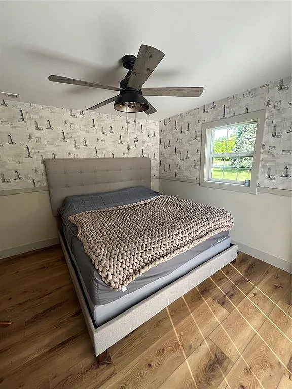 2 bed, 876 sqft, $1,800 — Photo 3