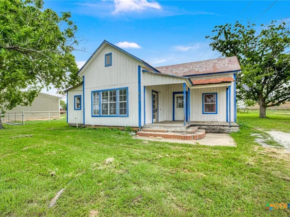 517 S Center St, Marion, TX 78124