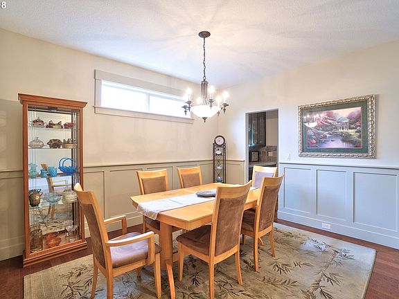 5th image of 3923 SE Glen Meadows Way