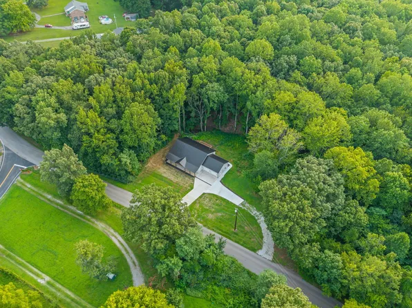 4151 Southside Rd, Southside, TN 37171