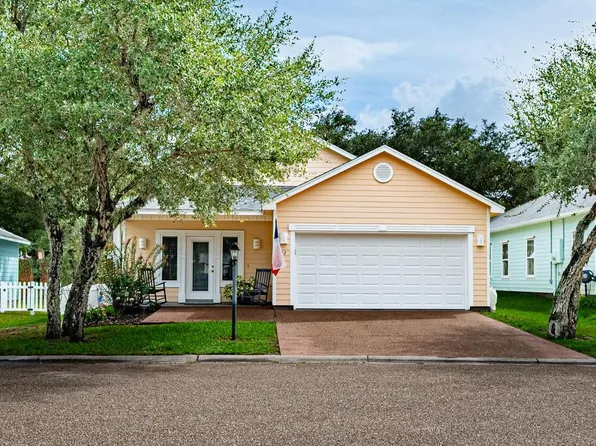 12 Primrose Dr, Rockport, TX 78382