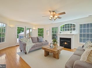 11112 Ardwick Dr, Rockville, MD 20852