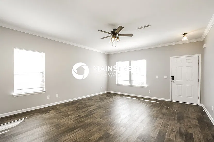 113 Collenton Ln — Photo 3