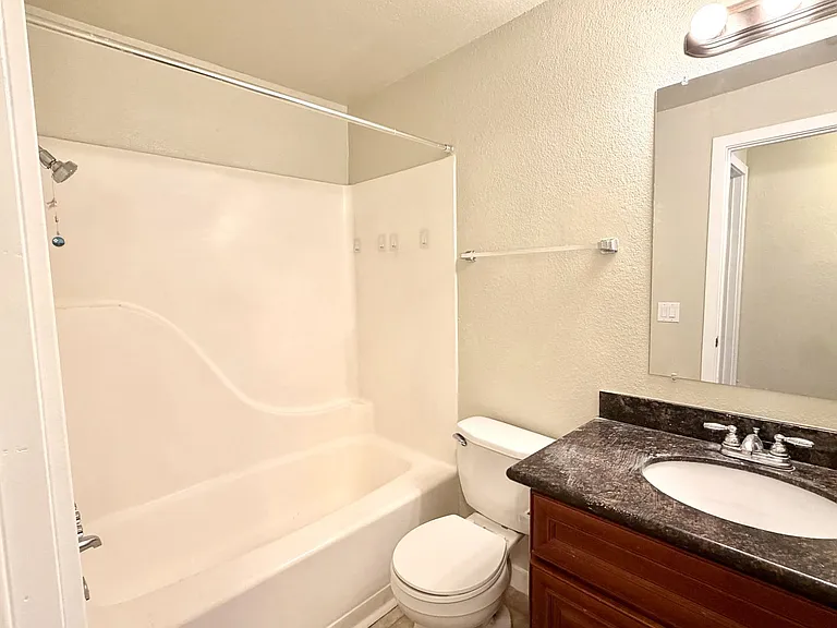 American Lake Townhomes — Photo 26