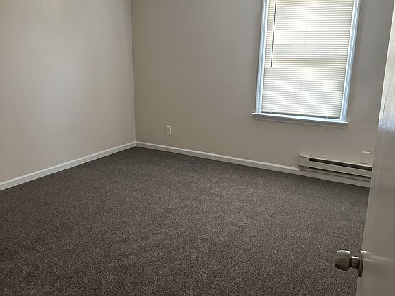 3rd image of 1507 E Washington St #11146366