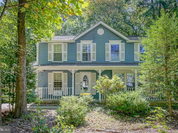 15 Lady Diana Cir, Marlton, NJ 08053