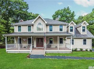 22 Park Ave, Port Jefferson Station, NY 11776
