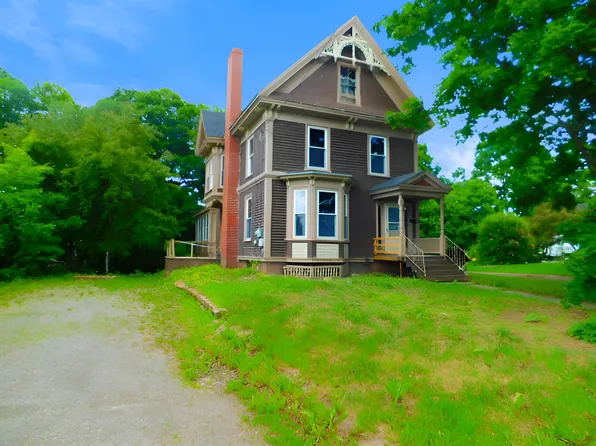 10 Elm Street, Houlton, ME 04730