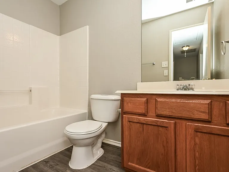 1424 Pine Ln — Photo 16