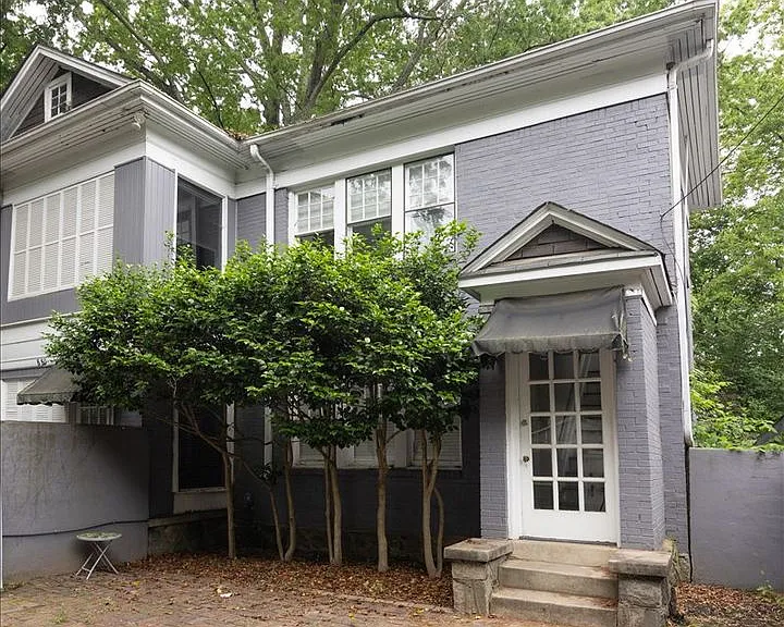 882 Charles Allen Dr NE — Photo 1