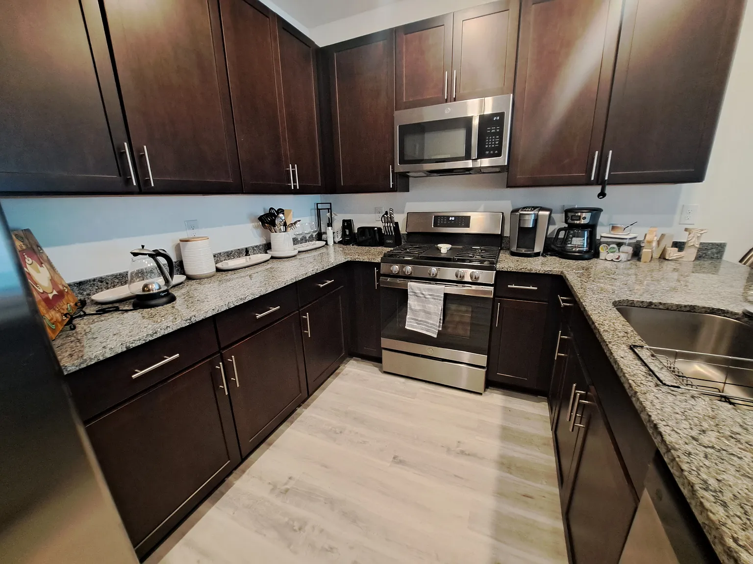 2 bed, $1,950 — Photo 2