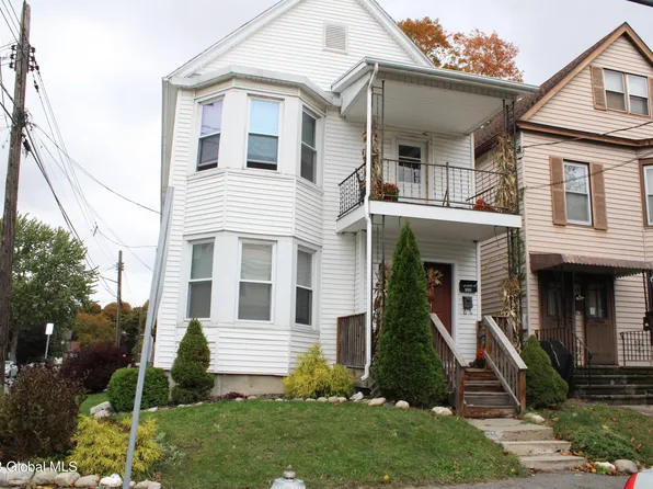 18 Munro Court, Troy, NY 12180