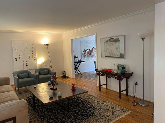 3rd image of 32 Farm Haven Ct