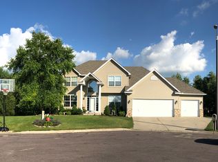 1207 18th Avenue Ct, Faribault, MN 55021