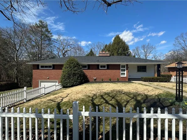 1027 Woodland Pl, Natrona Heights, PA 15065